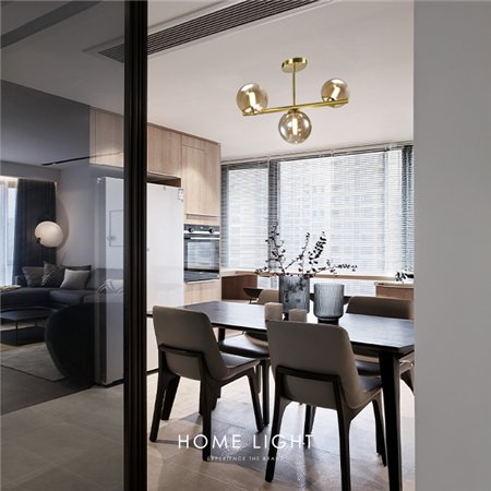 Luster sa tri sijalična grla