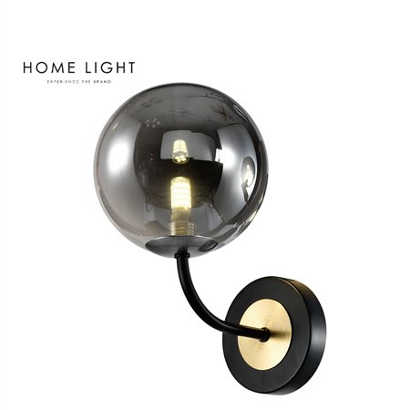 Moderna zidna lampa u crnoj i bakarnoj kombinaciji pogodna je za savremene enterijere