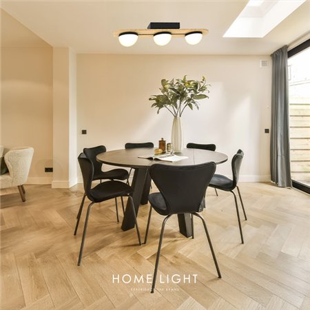 LED luster sa tri svetiljke u crno-drvenoj kombinaciji osigurava efektnu osvetljenost i topao ambijent