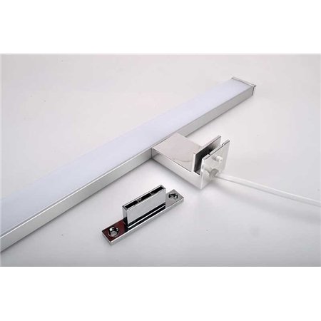 LED zidna lampa u boji hrom.