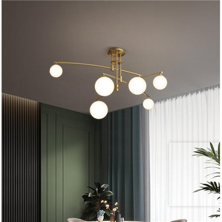 Moderan i atraktivan luster boje mesinga sa 6 sijaličnih grla tipa G9.